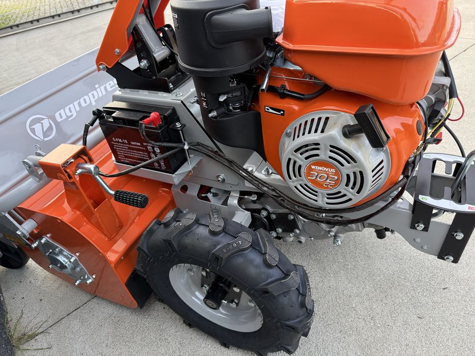 Triturador de martelos com motor de arranque