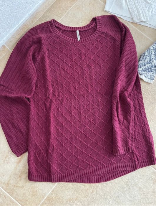 Várias camisolas (e preços) S-M