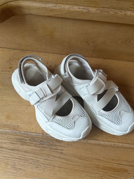 Продам кросівки/сандалі/босоніжки