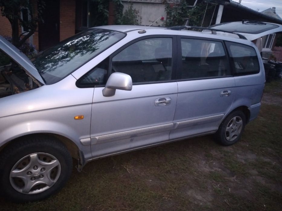 Авторазборка Xyundai Trajet обьем 2.0бензин 2004год