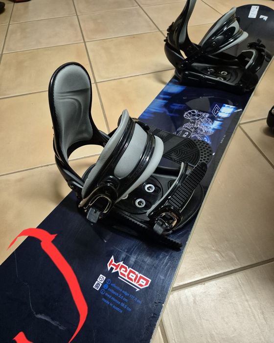 Ładny snowboard HEAD