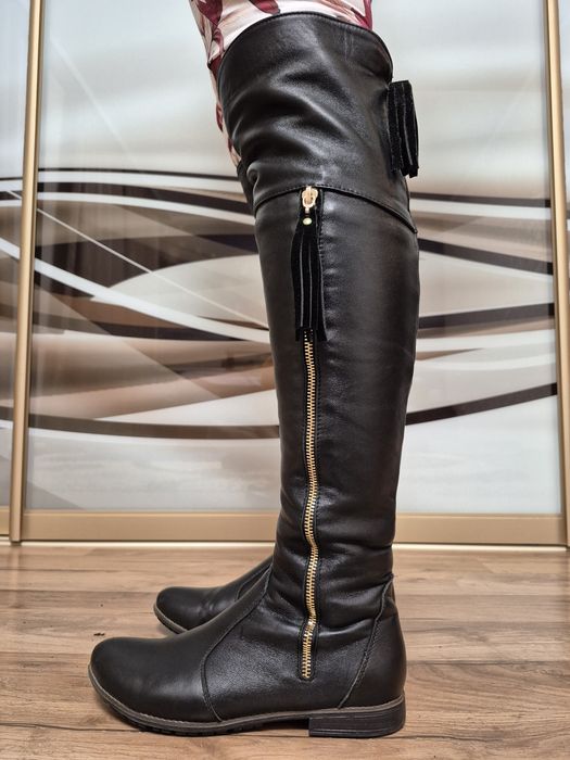 Стильні осінні шкіряні ботфорти 37 розміру