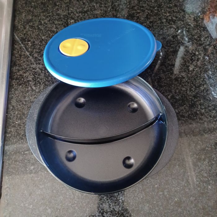 Tupperware com divisória447060947564636161