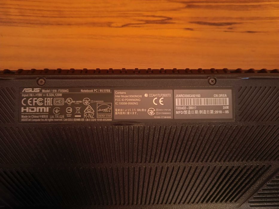 Asus TUF Gaming FX504GD / i5-8300H / GTX1050 (4GB) / 12GB / 256SSD+1TB