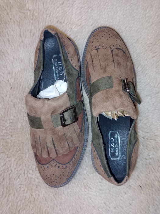 Sapatos camurça novos