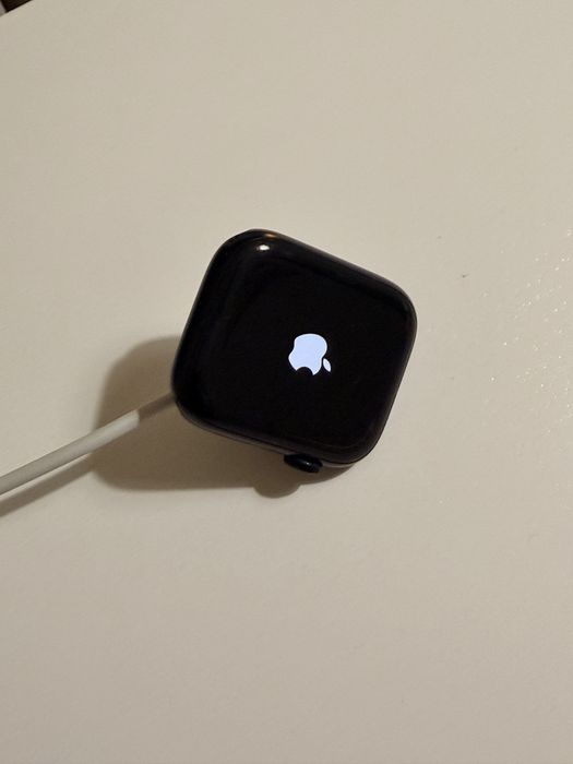 Apple Watch Series 8 • 45mm • GPS • Alumínio Meia-Noite