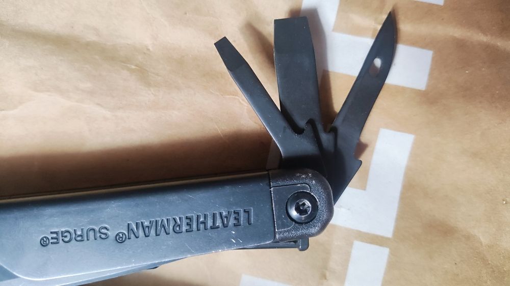 Leatherman Surge black