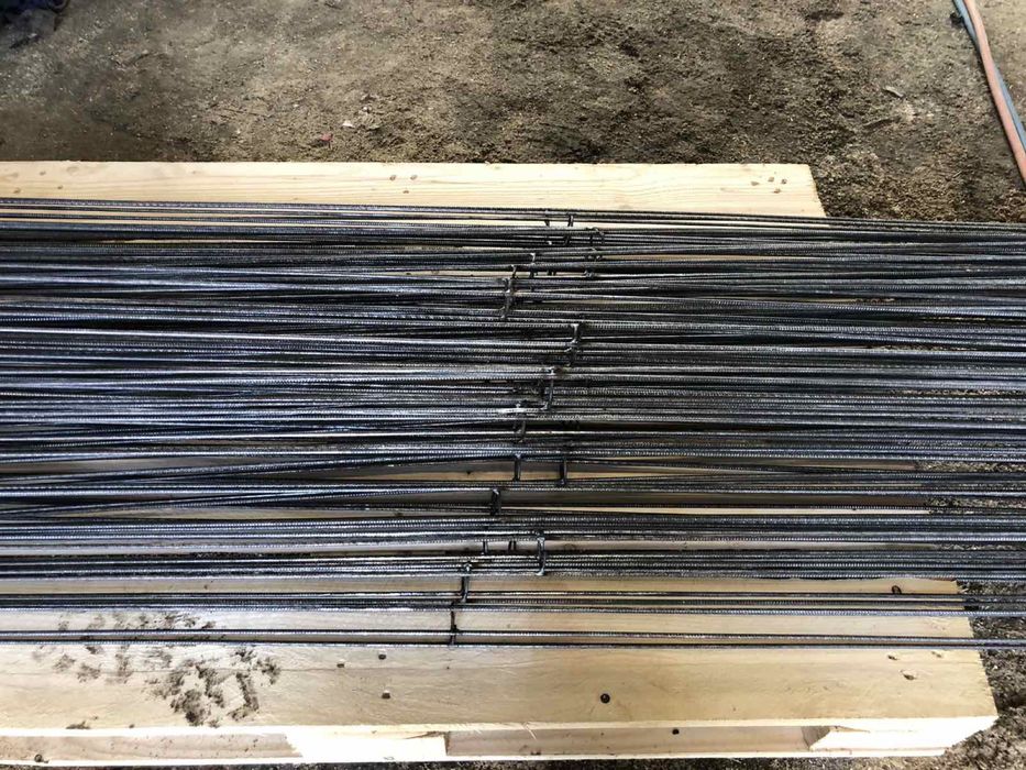 Стовпи, стовпчики, шпалера, виноградні, огорожа, садові.