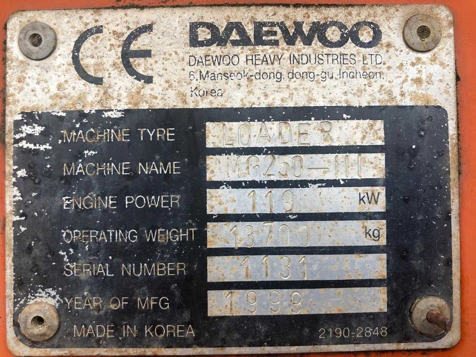 Pá Carregadora Daewoo Mega 250-3