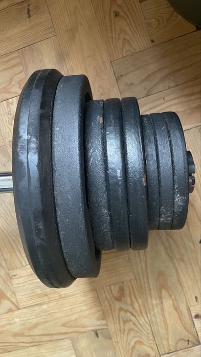 Barra de exercicios W com 34k de pesos.