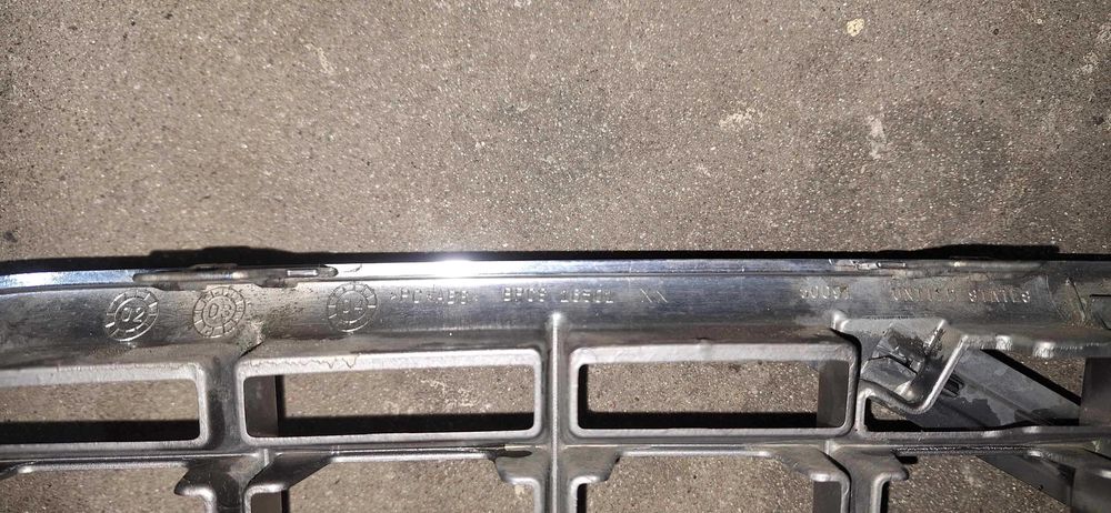 Grill Atrapa przód VOLVO S80  Bardzo ładny stan ORYGINAŁ