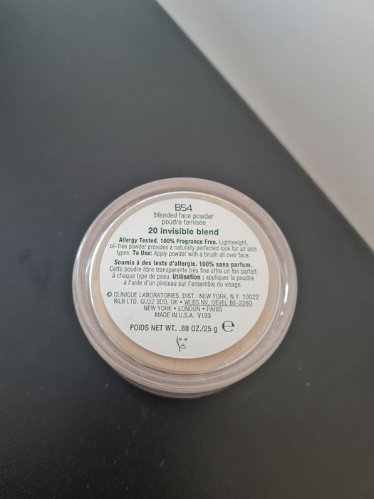 Puder sypki clinique 02,20