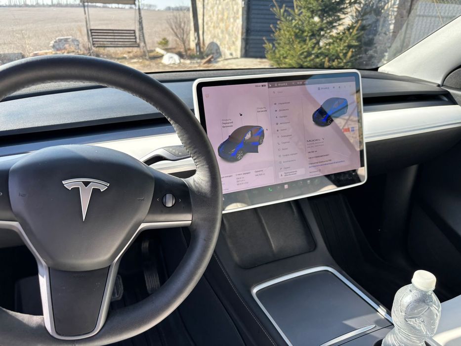 Tesla Model Y, 2021
