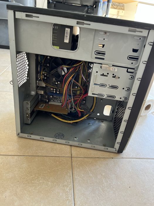 Torre com teclado rato + monitor acer