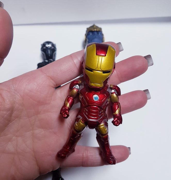 4 pcs Figuras Avengers (Portes Incluidos)