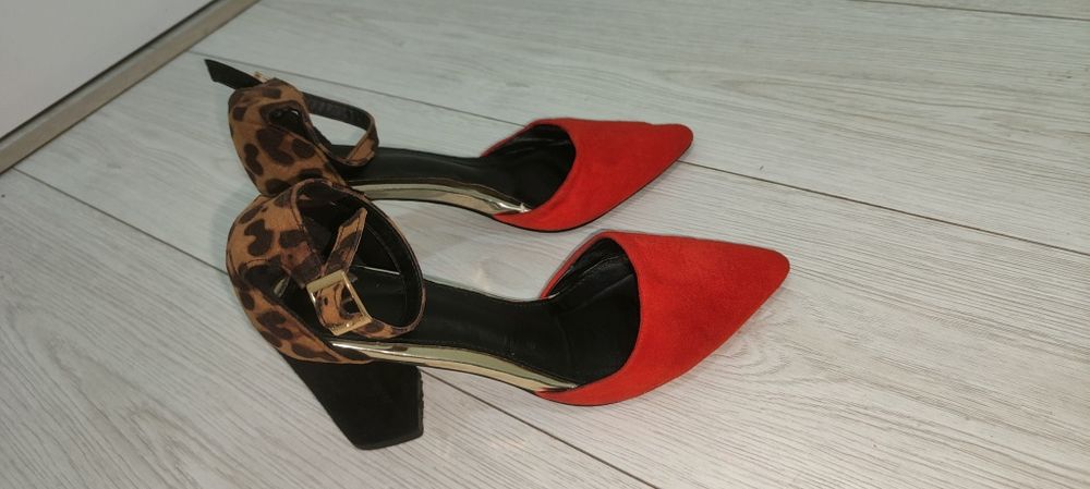 Sexowne buty na obcasie