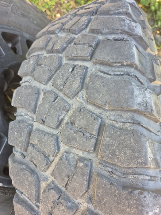 4 pneus Bfgoodrich 235/85 R16 Km3