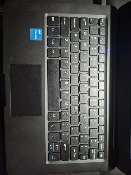 Mały poręczny netbook