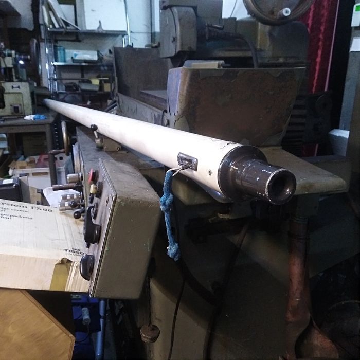 Spinakarbom długość 400 cm.średnica 8cm.