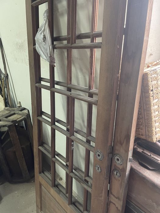 2 portas sem janelas