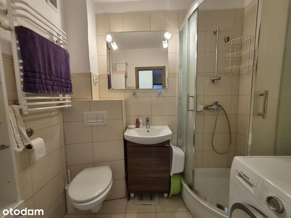 2 lub 3 pokoje z balkonem obok Sky Tower i Ue