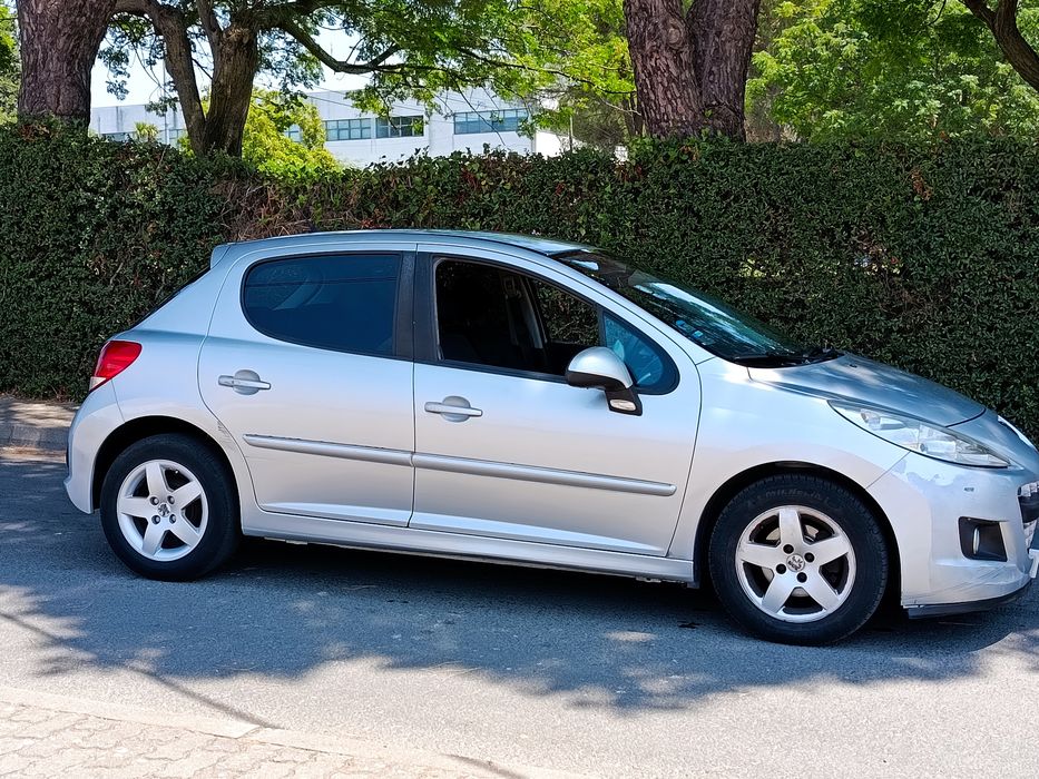 "RESERVADO" Peugeot 207 de 2011 a diesel nacional 240mil kms