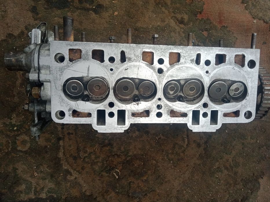 Головка блока цылиндров на Таврию,Славуту,карб-я