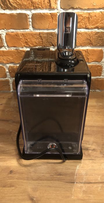 Кавомашина Delonghi nespresso