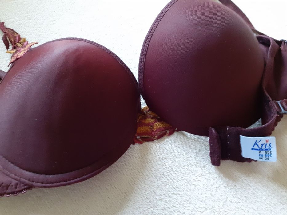 Biustonosz usztywniany