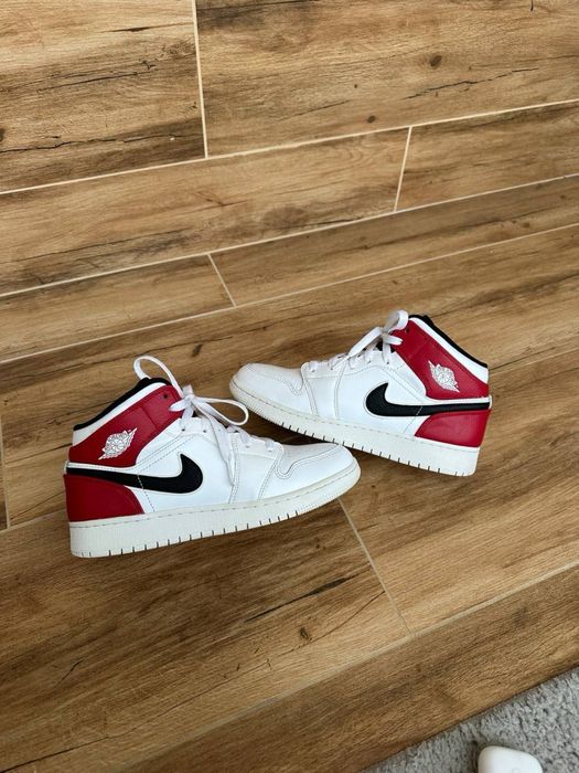 Кроссовки Nike Air Jordan 1 Mid