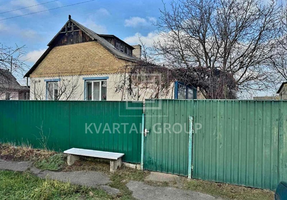 Будинок з ділянкою 12 соток