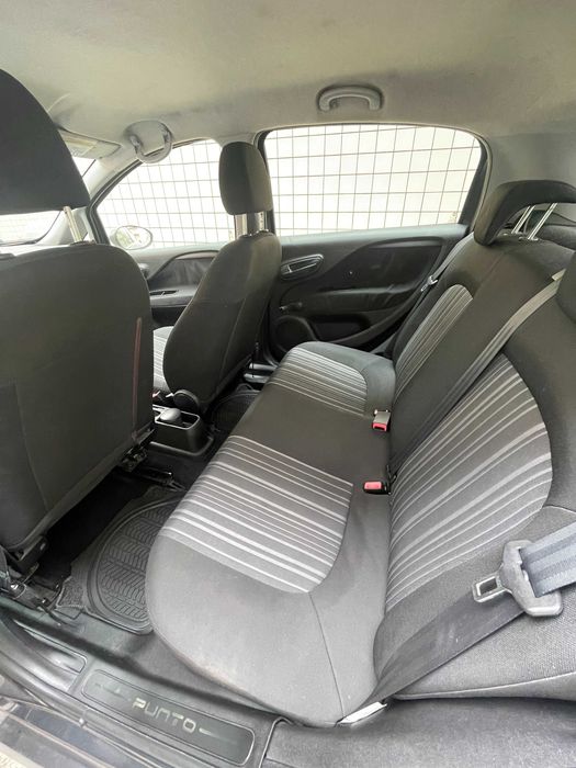 Fiat Punto Evo 2011 usado e bem estimado