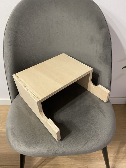 Suporte feito em madeira para pendurar bicicleta