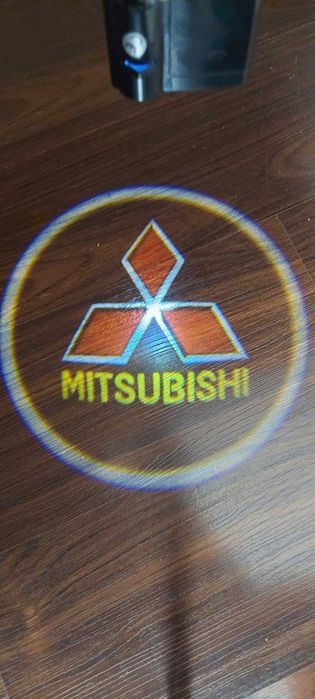 2шт. Універсальний бездротовий проектор логотип для Mitsubishi