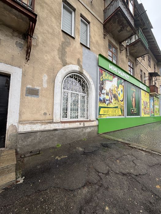 Продаж приміщення під комерцію