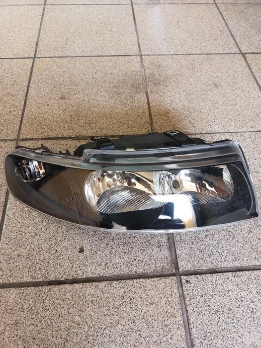 Faróis SEAT leon 1m