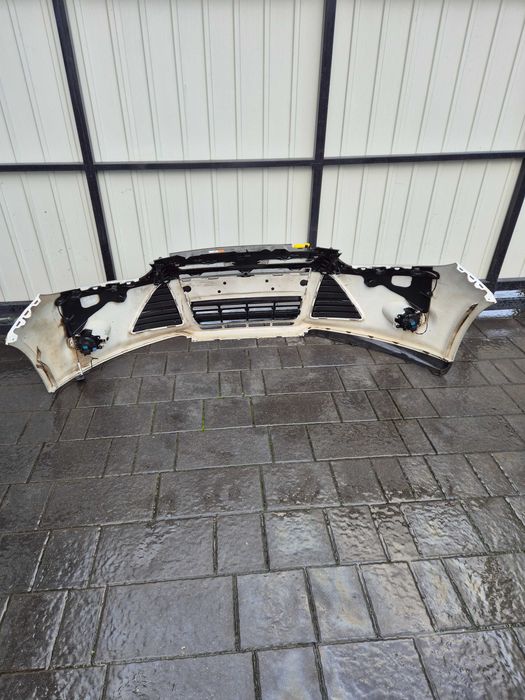Zderzak przód przedni Ford Focus MK3 rok 11 kod lak 0B OB kompletny