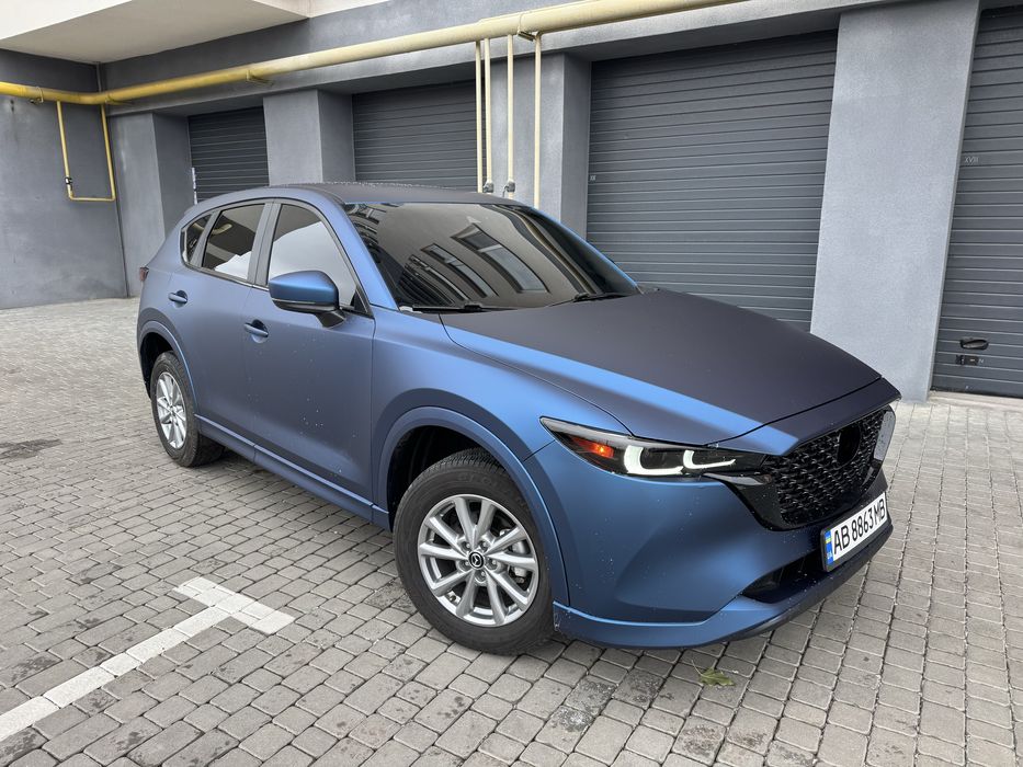 Продам Mazda cx 5 2024 року випуску ,  пробіг 28 тис км, стан нового авто, є всі функції сучасного авто, за детальною інформацією звертайтесь за телефоном.
Авто знаходиться у м. Вінниця