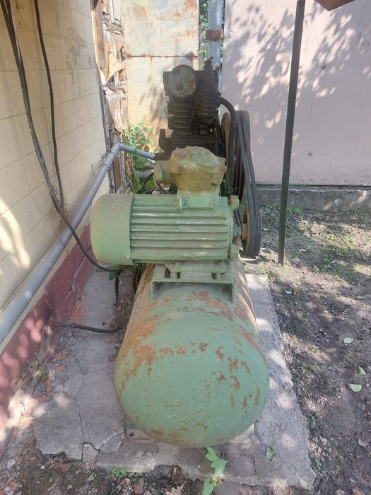 Продам компресор мотор 5.5квт ресівер 150л