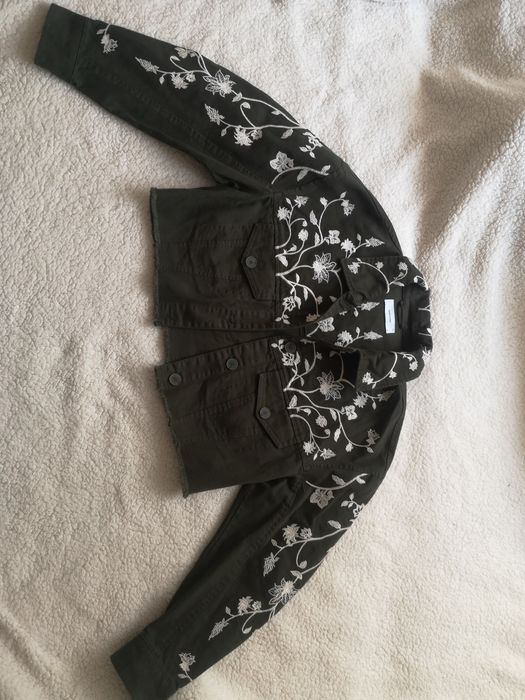 Krótka kurtka jeansowa Reserved