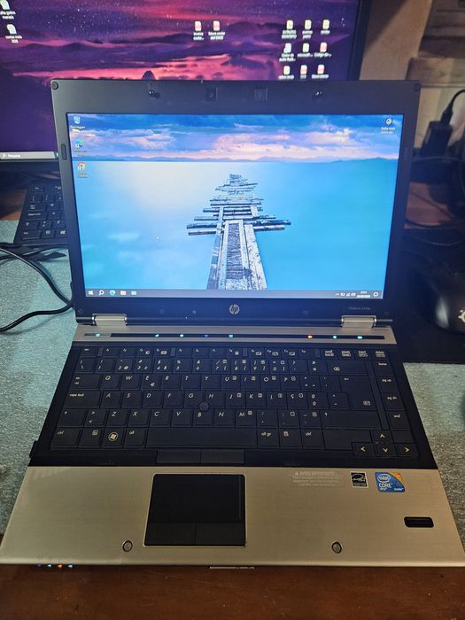 HP Elitebock 8440p i7-M620.4gb DDR3.ssd 120gb .