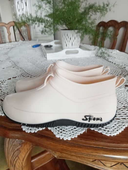 Kalosze rozm 38 bardzo lekkie dł. wkładki 23 cm