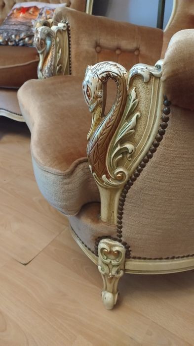 Stylowy komplet mebli w stylu ludwikowskim – sofa, 2 fotele, stół