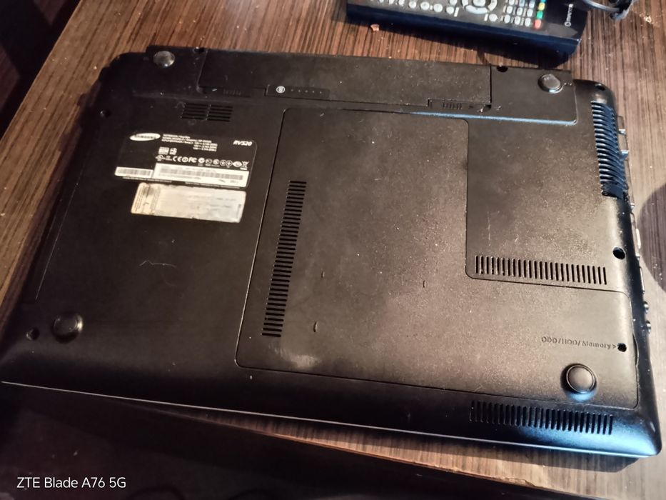 Sprzedam laptopa Samsunga RV520