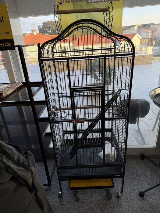 Vendo gaiola para papagaio ou outras aves
