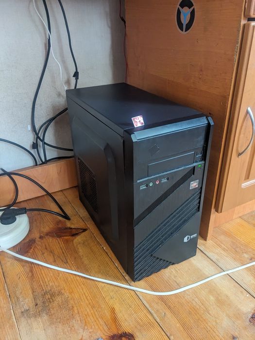 Рабочий ПК Ryzen 3 2200g + 16 RAM