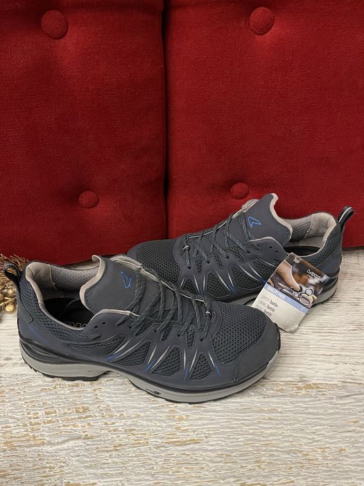 Lowa,оригінал,із спорт-матеріалу,розмір 43 1/2.Ропродаж!!!