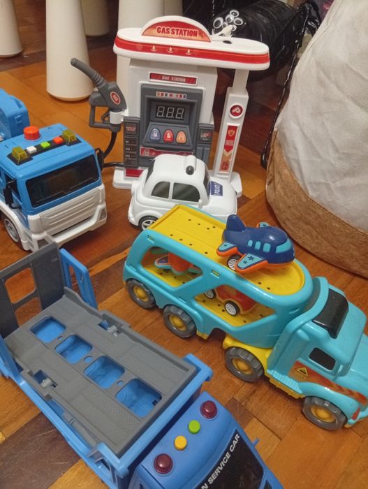 Машинки різні дитячі