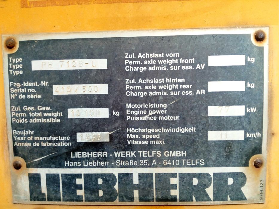 Liebherr 712 szyba