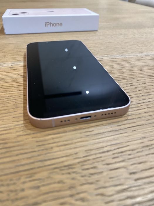iPhone 13 różowy